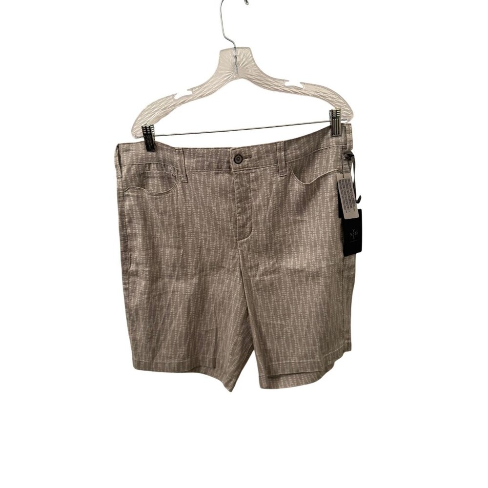 NWT NYDJ women's tan/white shorts size 16P